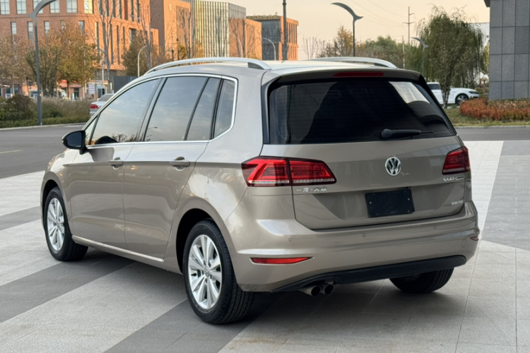 大众 高尔夫·嘉旅 2016款 230TSI 手动进取型车身外观6002