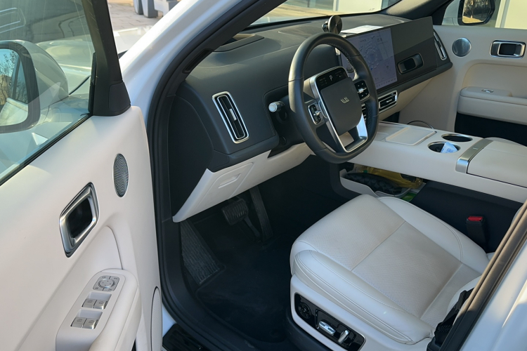 理想汽车 理想L7 2024款 Ultra中控内饰7002