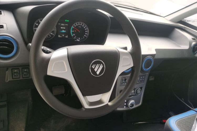 福田 智蓝精灵E7 2024款 改款 纯电动厢式运输车 平顶2座 亿纬锂能46.36kWh中控内饰7003