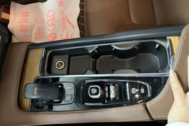 沃尔沃S90 2021款 B5 智逸豪华版中控内饰7001