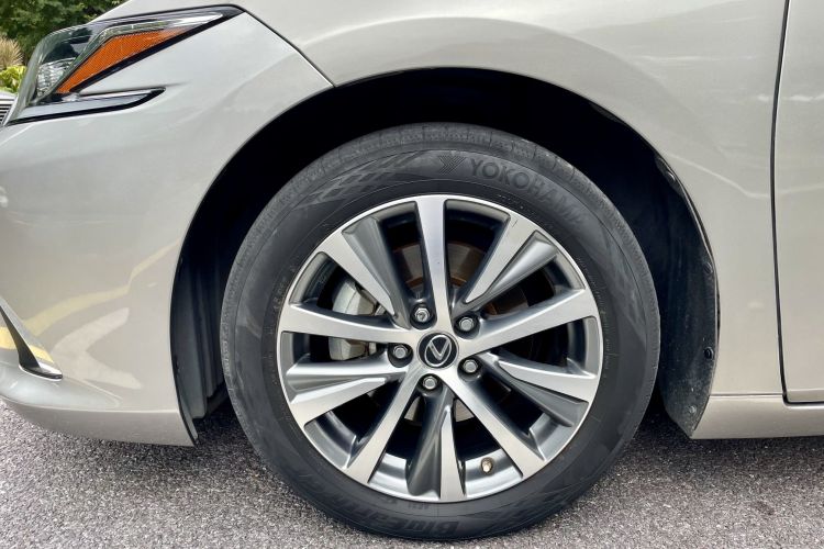 雷克萨斯ES 2020款 200 卓越版车身外观6004