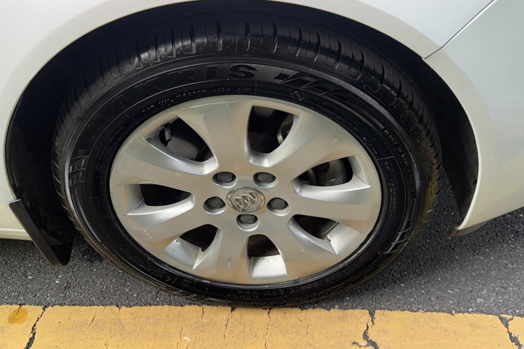 别克 君威 2015款 1.6T 领先技术型车身外观6014