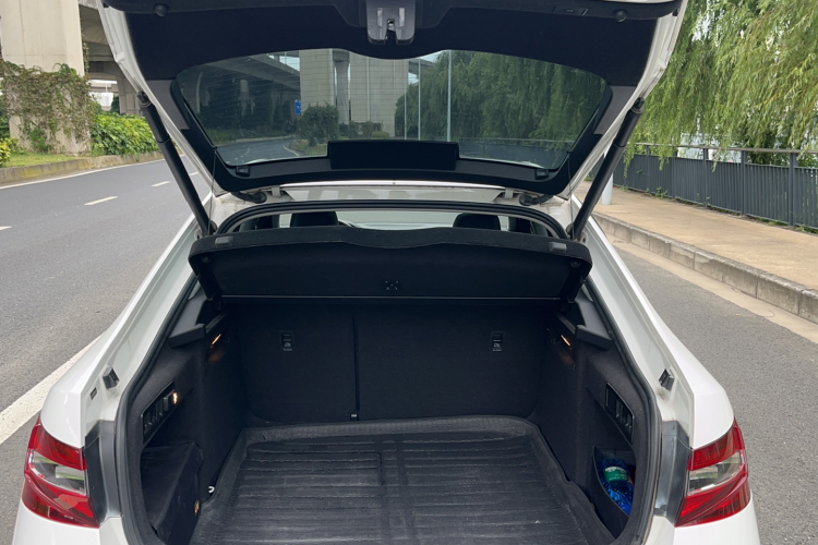 斯柯达 速派 2016款 TSI380 DSG尊行版局部细节23