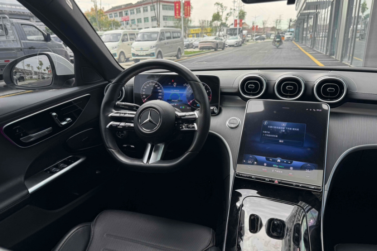 奔驰C级 2022款 改款 C 200 L 运动版中控内饰7002