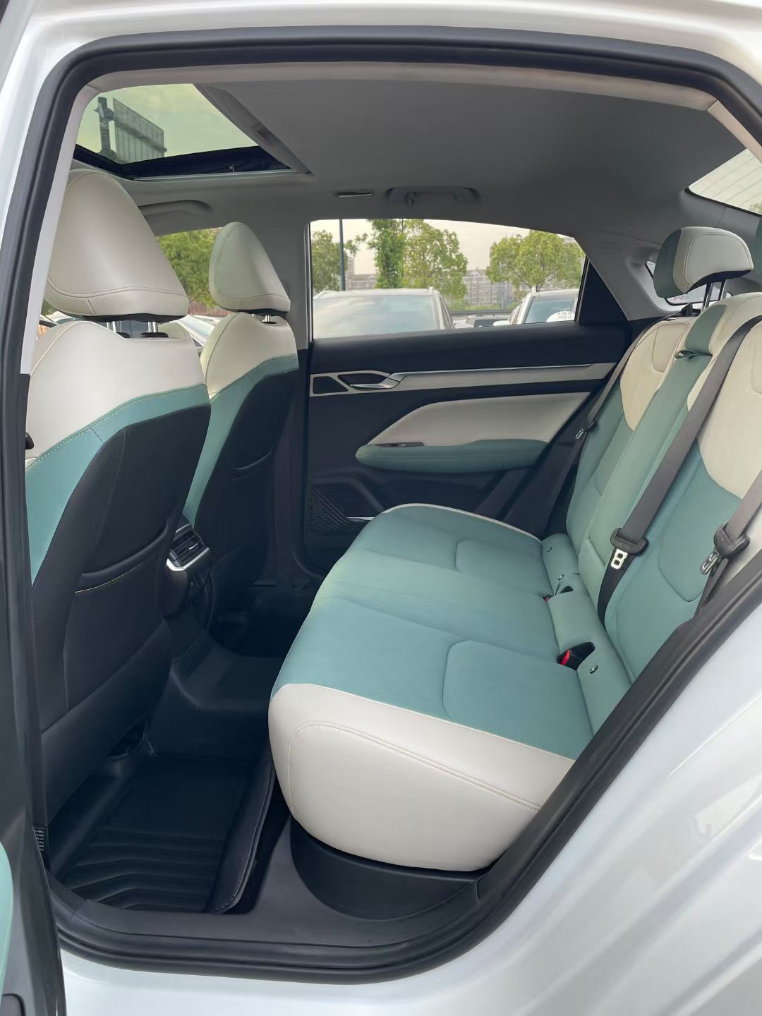 吉利汽车 帝豪L HiP 2022款 1.5TD-DHT Pro 100KM Super 睿