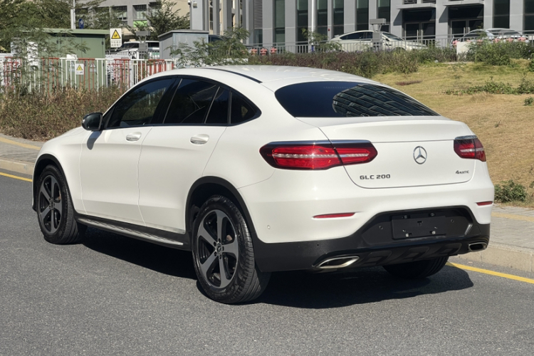 奔驰GLC轿跑  GLC 200 4MATIC 轿跑SUV车身外观6005