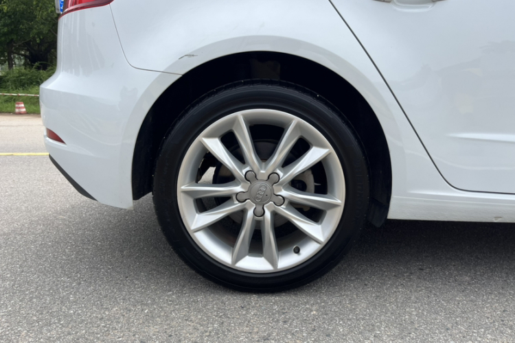 奥迪A3 2018款 30周年年型 Sportback 35 TFSI 进取型车身外观6004