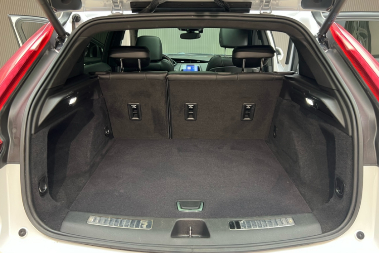 凯迪拉克XT4 2020款 改款 28T 两驱领先型中控内饰7009