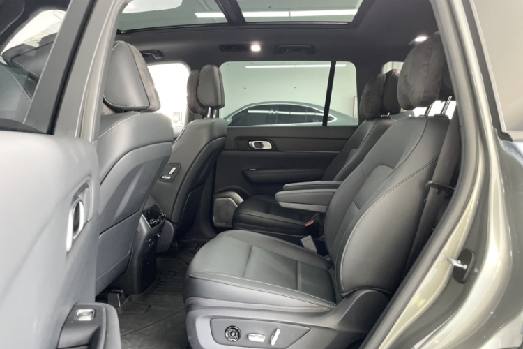 理想汽车 理想ONE 2021款 增程6座版中控内饰7002