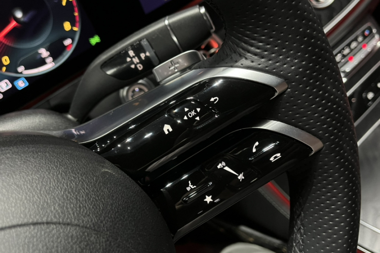 奔驰E级(进口) 2023款 E 260 轿跑车中控内饰7004