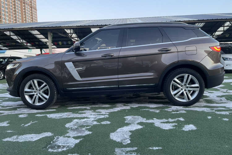 众泰T700 2017款 1.8T 双离合尊享型车身外观6010