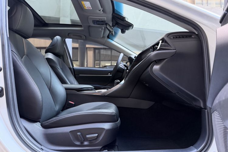 丰田 凯美瑞 2019款 2.5G 豪华版 国VI中控内饰7002