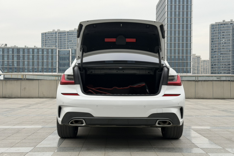 宝马3系 2022款 325i M运动套装局部细节23