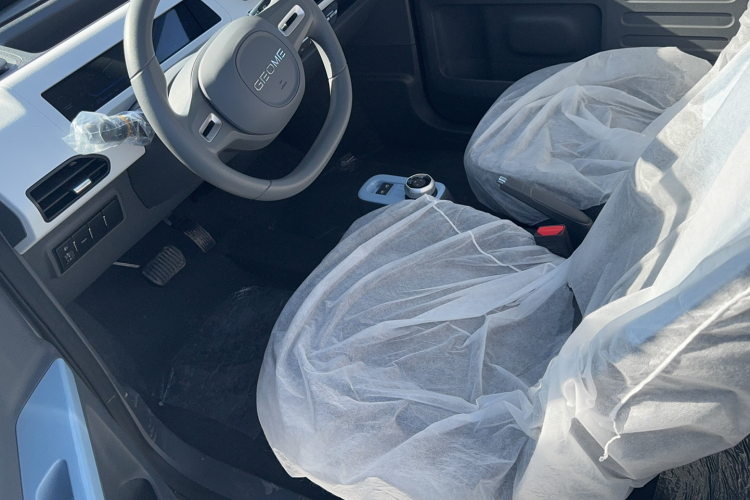 吉利银河 2024款 熊猫mini 200km 耐力熊中控内饰7001