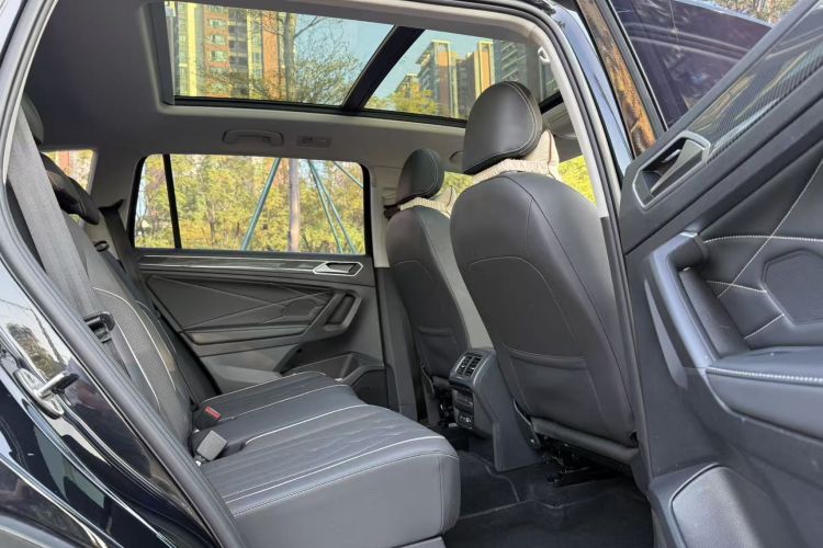 大众 途观L 2022款 330TSI 自动两驱R-Line越享版中控内饰7007