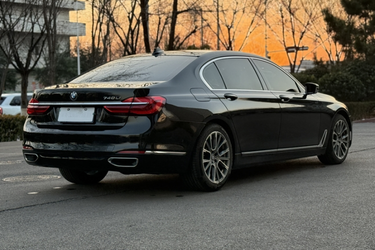 宝马7系 2017款 730Li 领先型车身外观6001