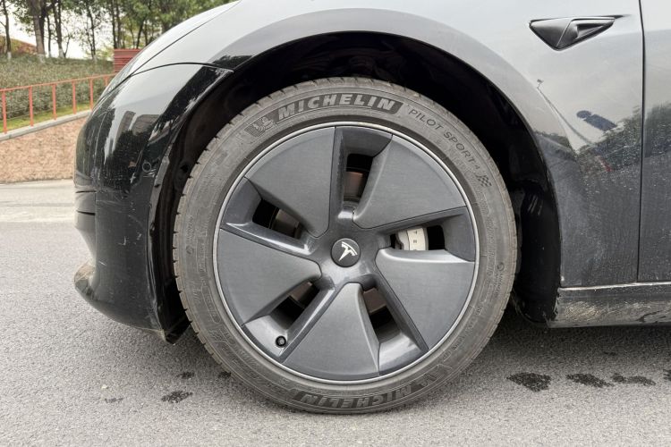 特斯拉 Model 3 2022款 后轮驱动版车身外观6006