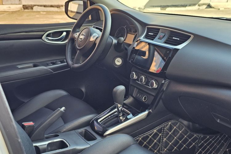 日产 轩逸 2021款 经典 1.6XL CVT豪华版中控内饰7003