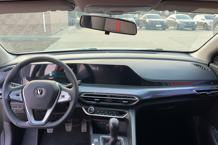 长安 逸动 2020款 PLUS 1.6L GDI 手动豪华型中控内饰7003