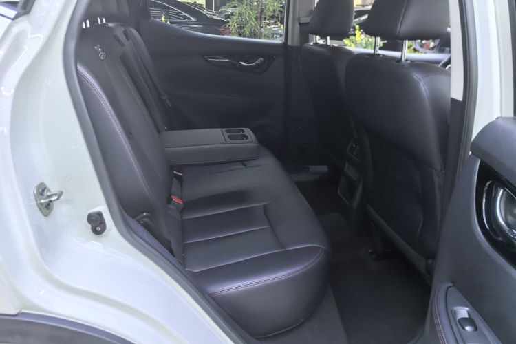 日产 逍客 2023款 经典 2.0L CVT XV舒适版中控内饰7008