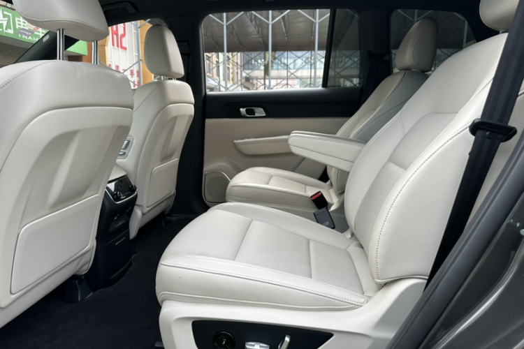 理想汽车 理想ONE 2021款 增程6座版中控内饰7013