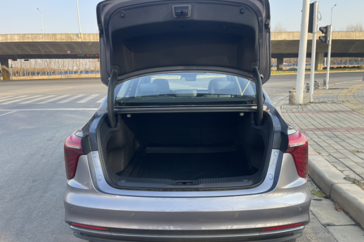 红旗H5 PHEV 2025款 170 超混版局部细节9009