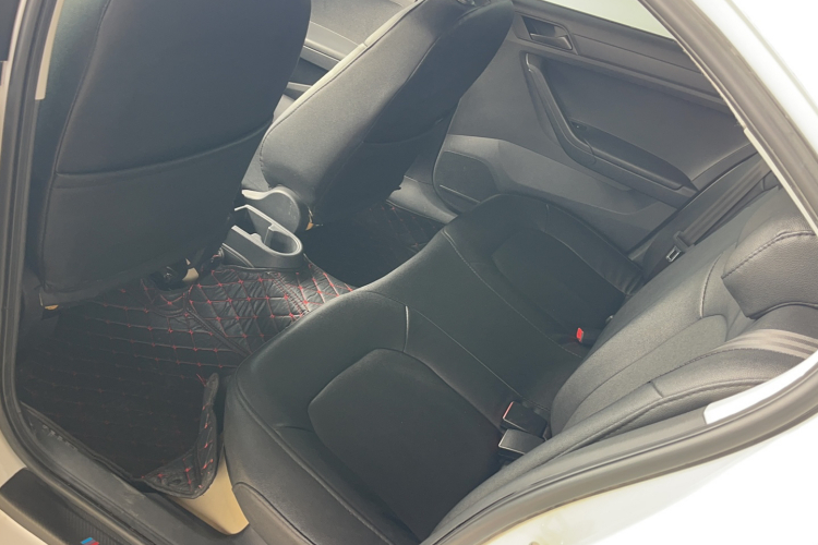 大众 捷达 2017款 1.5L 手动时尚型中控内饰7003