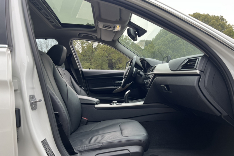 宝马3系 2015款 328Li xDrive时尚型中控内饰7006