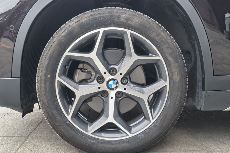 宝马X1 2016款 sDrive18Li 豪华型车身外观6003