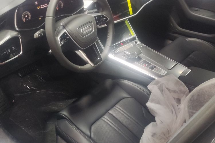 奥迪A6L 2026款 40 TFSI 豪华动感型中控内饰7004