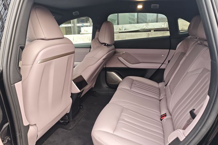 乐道L60 2024款 60kWh 后驱版中控内饰7006