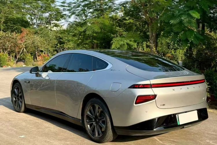 小鹏P7 2022款 480N+车身外观6011