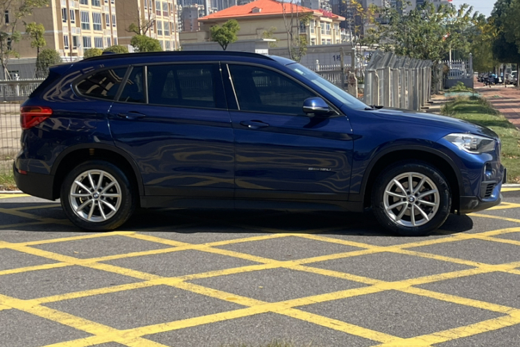 宝马X1 2018款 sDrive18Li 时尚型车身外观6004