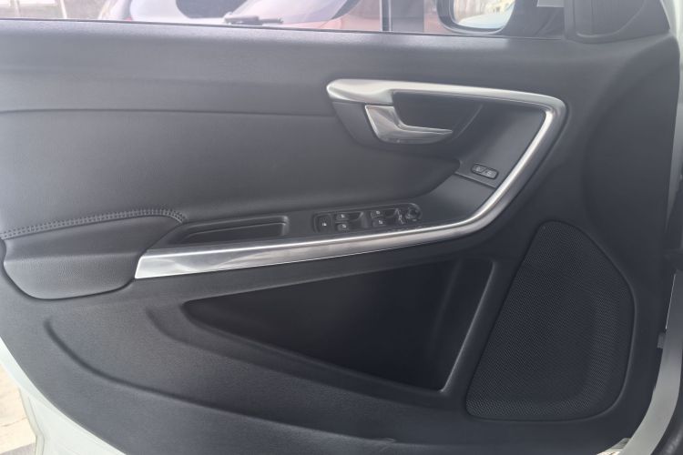 沃尔沃S60 2015款 S60L T5 智驭版中控内饰7007