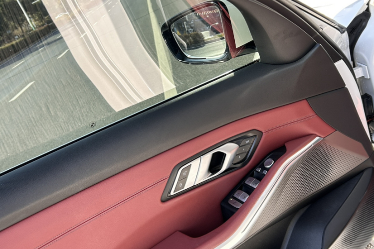 宝马i3 2023款 eDrive 40 L 曜夜套装中控内饰7010