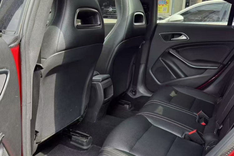 奔驰CLA 2017款 改款 CLA 200 时尚型中控内饰7003