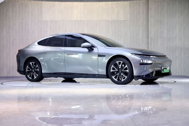 小鹏P7 2021款 480E车身外观6002