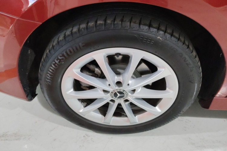 奔驰A级 2019款 改款 A 200 L 运动轿车车身外观6007