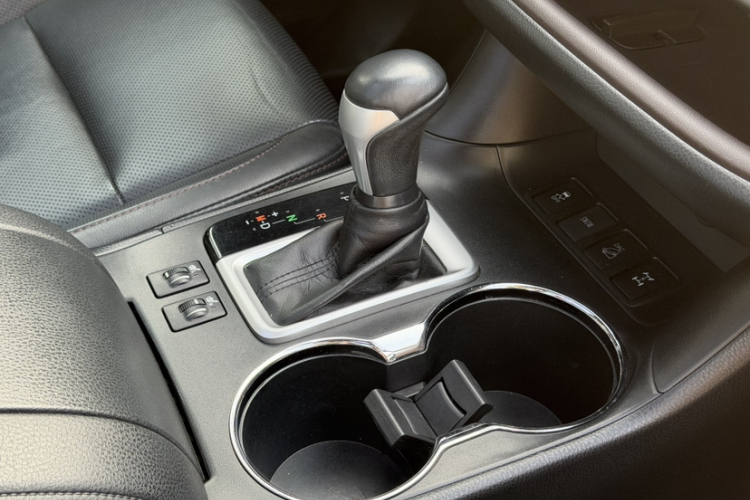 丰田 汉兰达 2017款 2.0T 四驱豪华版 7座局部细节18