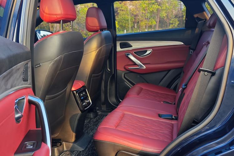 捷途X70 PLUS 2023款 1.6T DCT强者 7座中控内饰7003