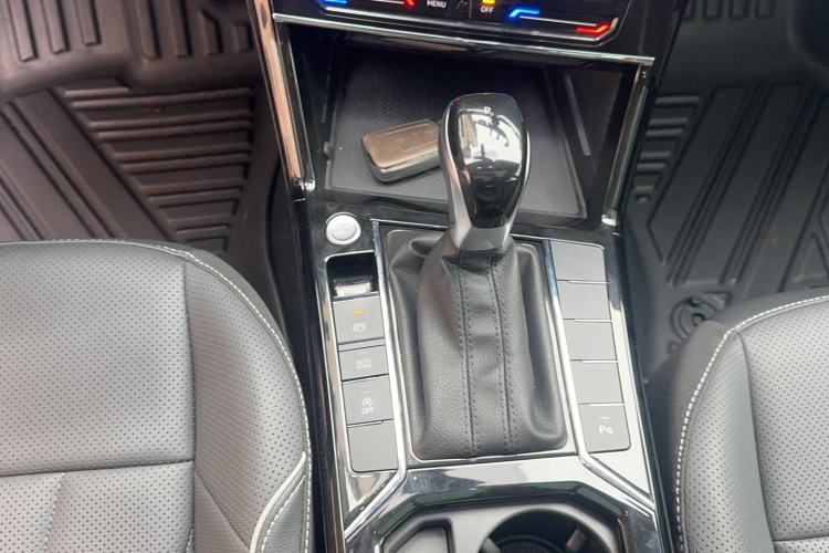 大众 帕萨特 2024款 330TSI 精英版中控内饰7007