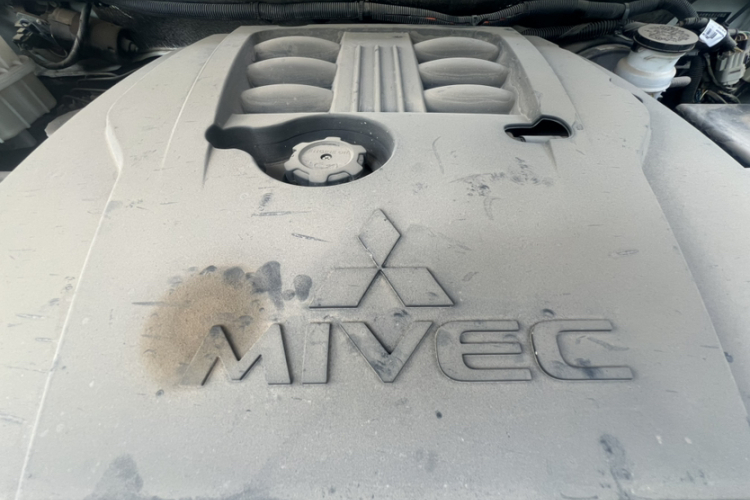 陆风X8 2014款 探索版 2.4L 汽油4X4豪华型局部细节9003