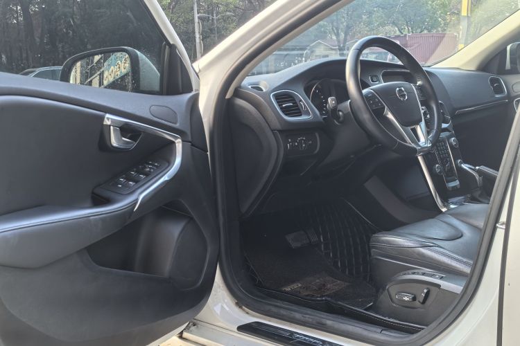 沃尔沃V40 2017款 T3 智逸版局部细节19