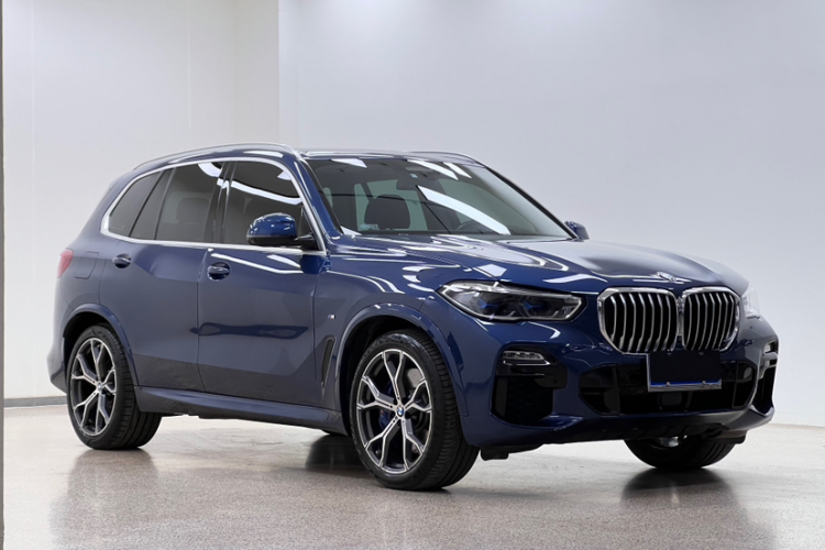 宝马X5(进口) 2019款 xDrive40i 尊享型 M运动套装车身外观6001