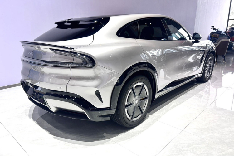 小米汽车 小米YU7 2025款 超长续航四驱Pro版车身外观6001