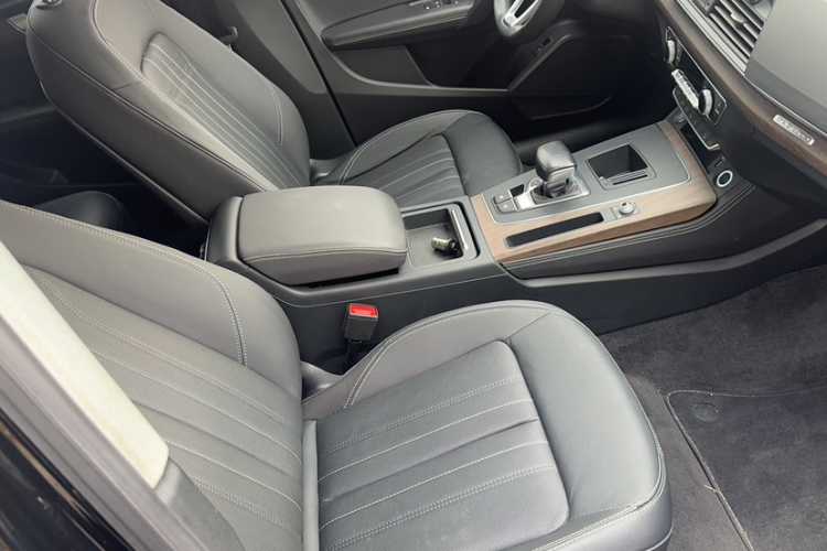 奥迪Q5L 2022款 改款 40T 豪华致雅型局部细节41