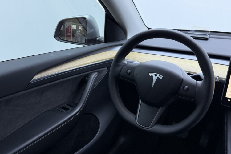 特斯拉 Model Y 2022款 后轮驱动版局部细节18