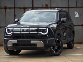 北京BJ30 2024款 1.5T 魔核电驱进阶版