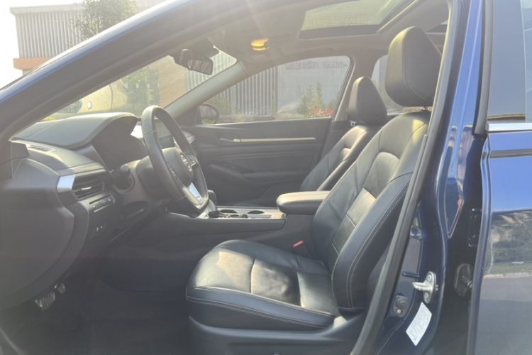 日产 天籁 2021款 2.0L XL 舒适版中控内饰7011