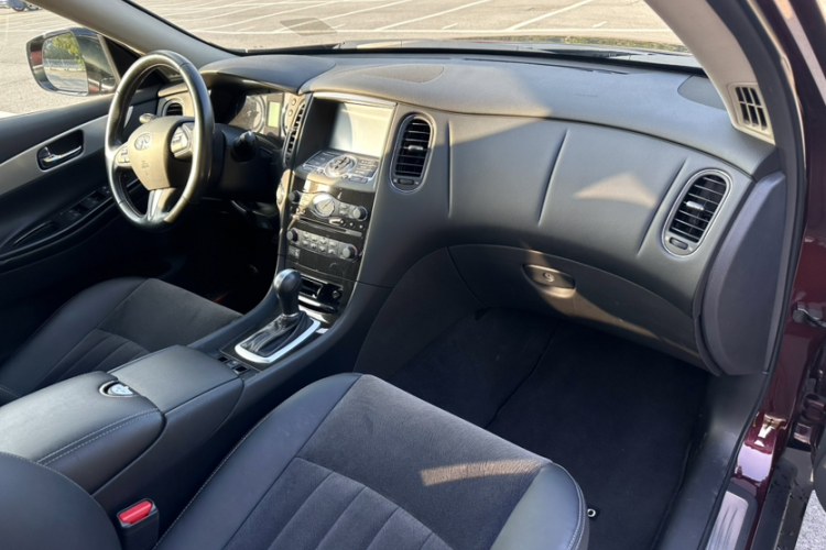 英菲尼迪QX50 2015款 2.5L 舒适版中控内饰7005